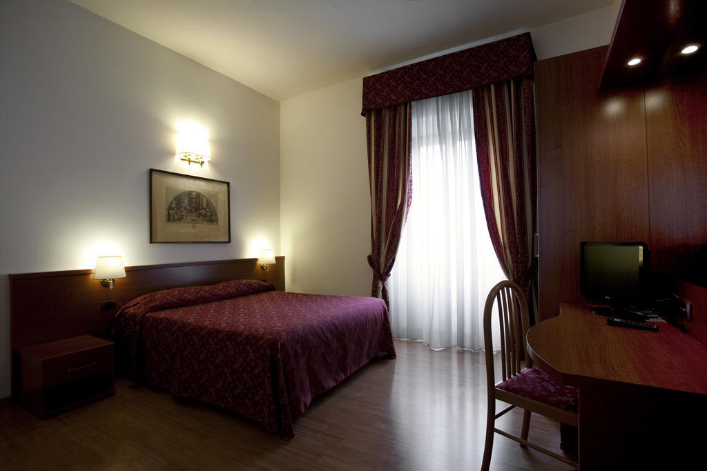 Domus Appia 154 B&B Rome Bagian luar foto