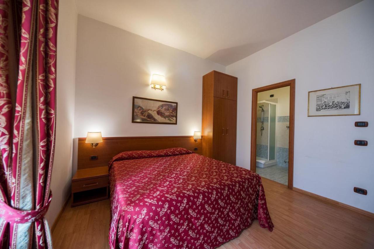 Domus Appia 154 B&B Rome Bagian luar foto