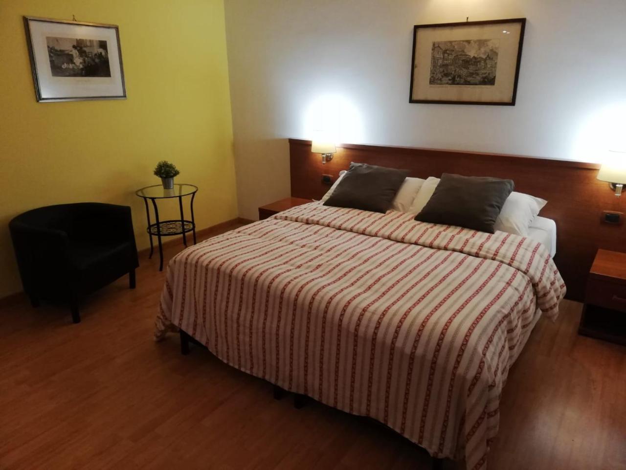 Domus Appia 154 B&B Rome Bagian luar foto